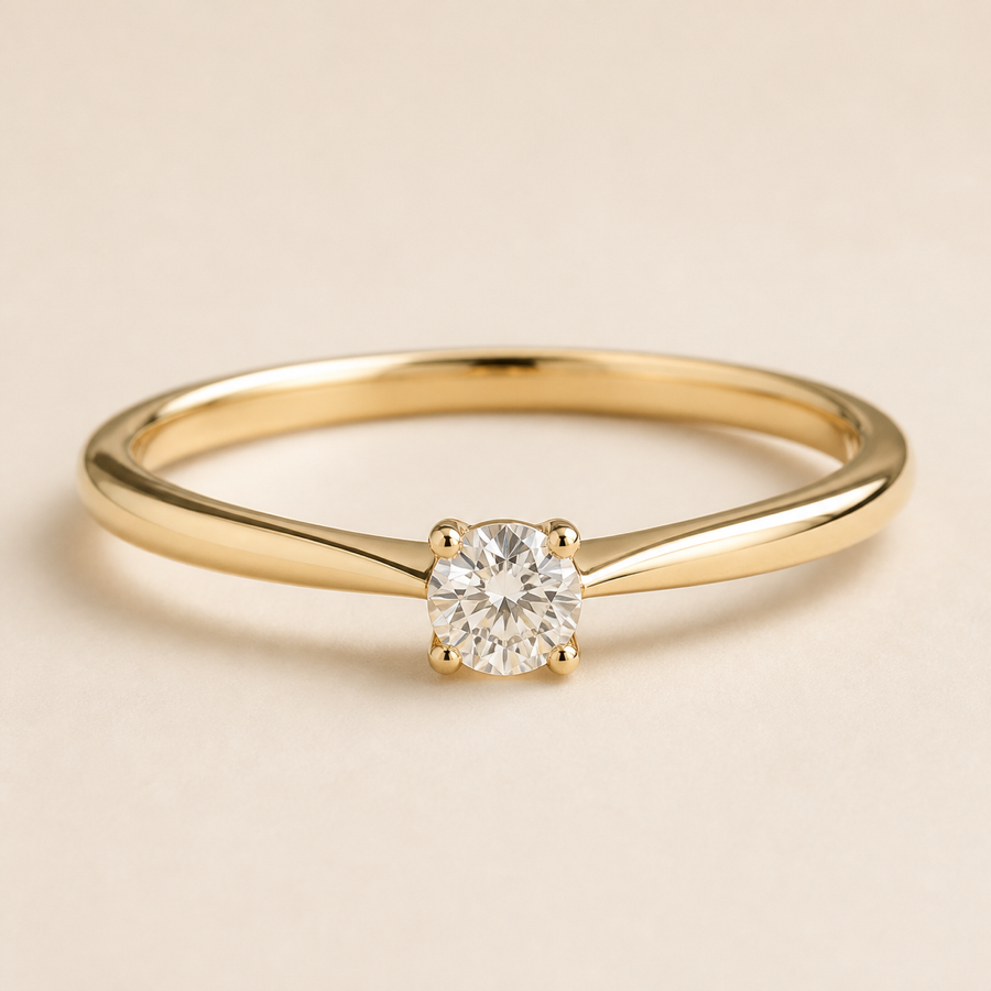 Anel solitário em ouro 18K com diamante